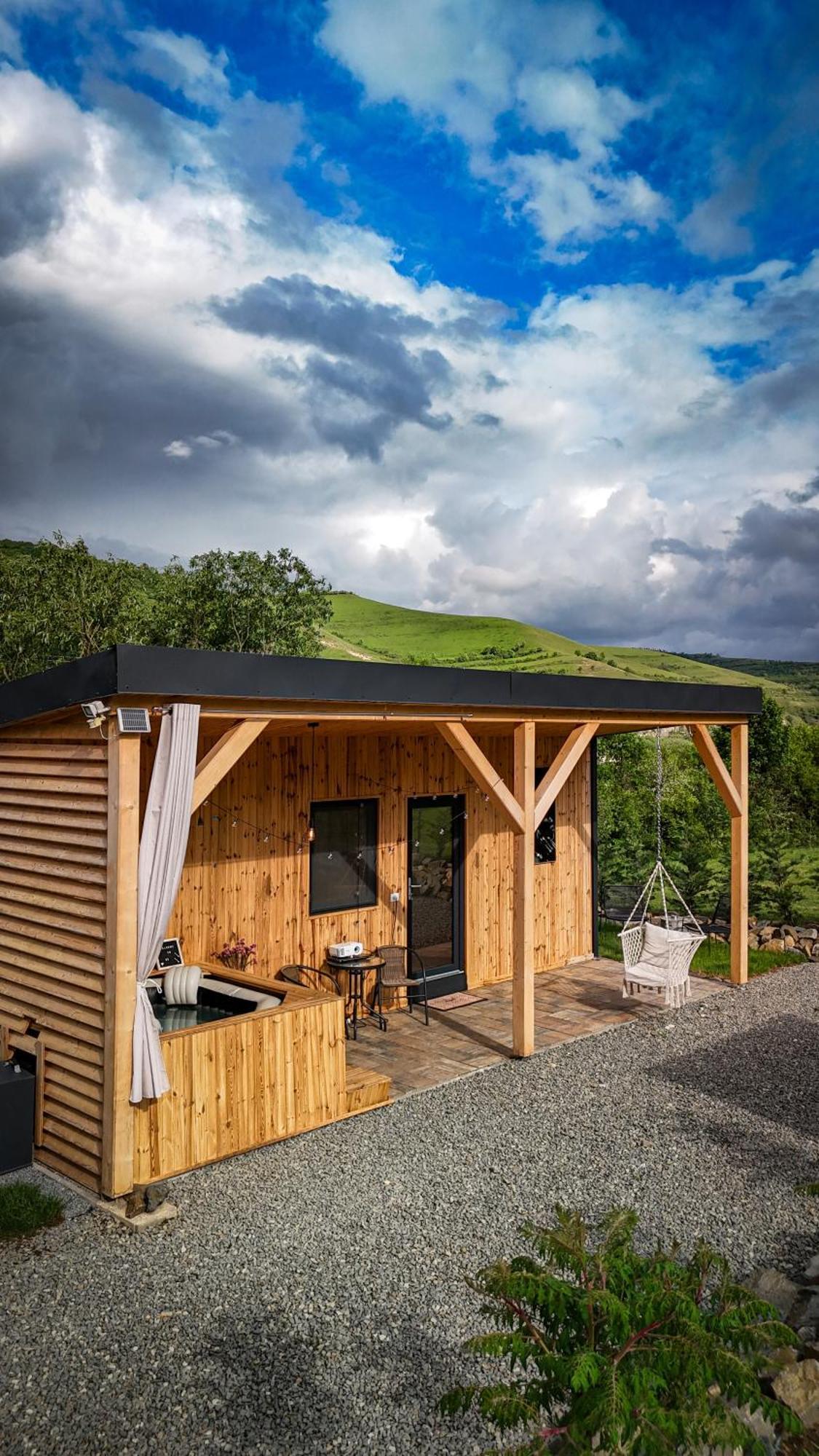 Kubiq Transalpina Villa Petresti Exterior photo